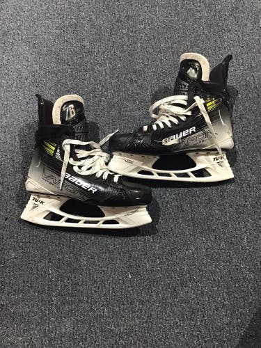 Used Senior Bauer Skjei Pro Stock R 9 L 9.5Vapor Hyperlite 2 Hockey Skates