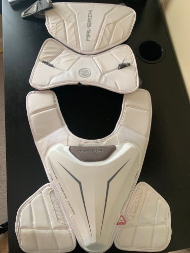 Maverick m5 cardiac shoulder pads