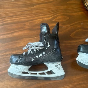 Bauer HyperLight Skates