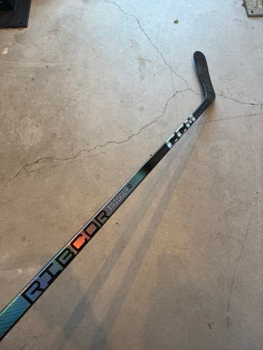 (NHL) New Senior CCM Left Hand P29 80 Flex Pro Stock RibCor Trigger 8 Pro Hockey Stick