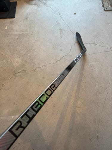 (NHL) New Senior CCM Left Hand P29 80 Flex Pro Stock RibCor Trigger 8 Pro Hockey Stick