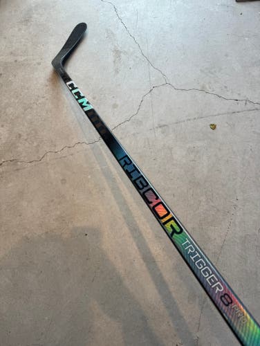 NHL New Senior CCM Right Handed P29 100 Flex Pro Stock RibCor Trigger 8 Pro Hockey Stick