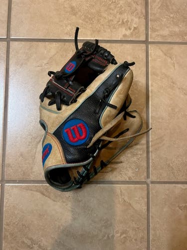 DP15  Wilson Right Hand Throw Infield A2000 Baseball Glove 11.5"