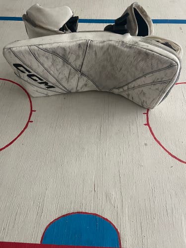 Used  CCM Regular Pro Stock Axis 2