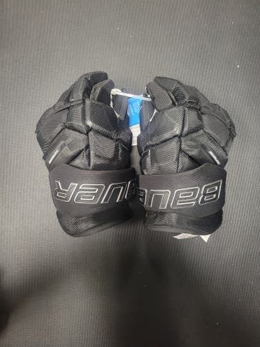 New Bauer Supreme Mach Gloves Senior 14" black