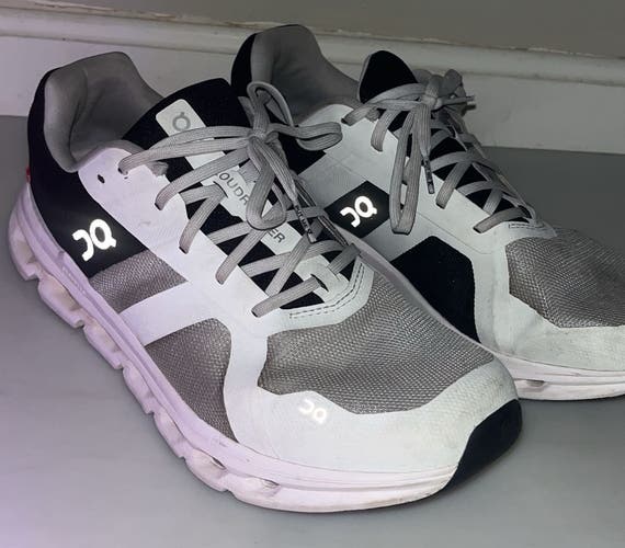 White Used Men's Size 11 On Cloud Runners