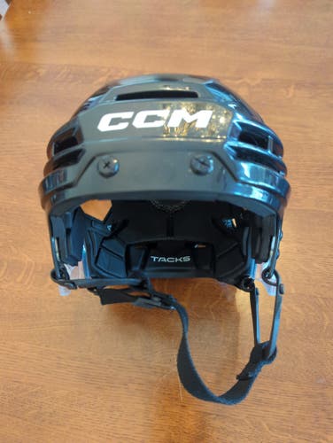Used Small CCM tacks 720 Helmet less than 1 season