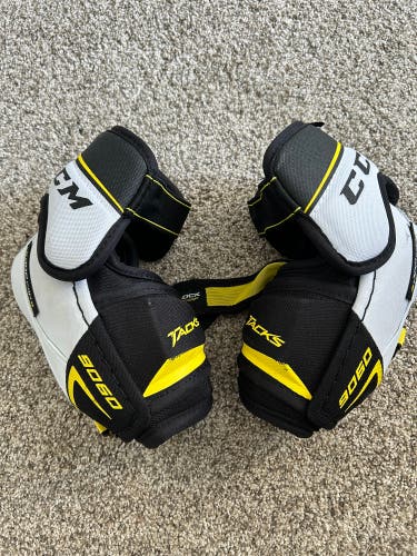 CCM Tacks 9060 Elbow Pads