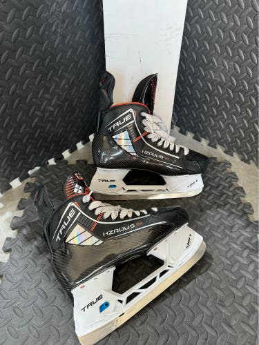 True HZRDUS 9x Men’s 9.5 Hockey Skates