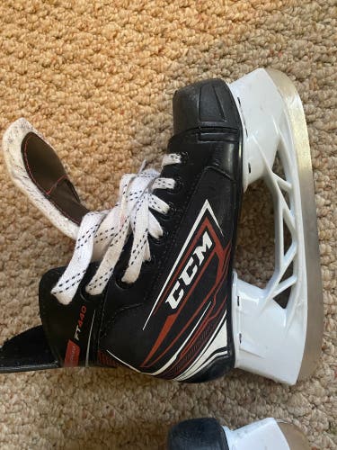 Used Junior CCM Regular Width Size 1 JetSpeed FT440 Hockey Skates