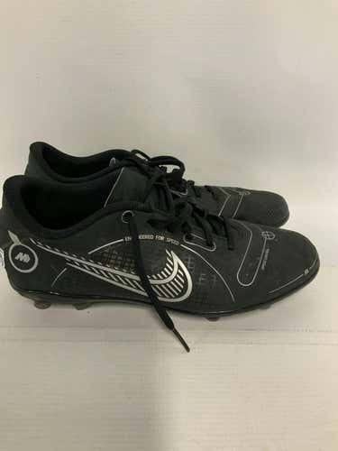 Used Nike Junior 06.5 Football Cleats