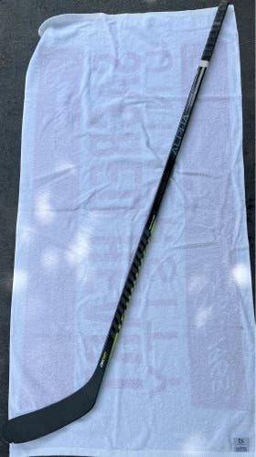 Used Intermediate Warrior Right Handed W28 Alpha DX Hockey Stick