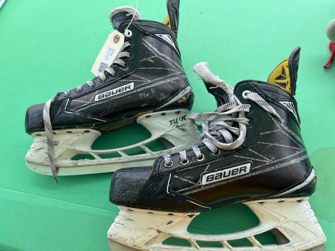 Used Senior Bauer Matrix Hockey Skates Regular Width 7.5