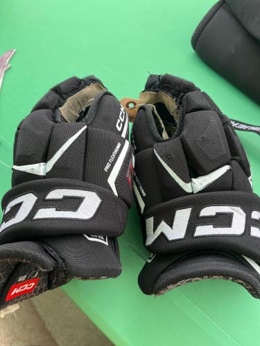 Black Used Senior CCM JetSpeed FT6 Gloves 15"