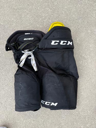 Black Used Junior Large CCM Tacks 9060 Hockey Pants