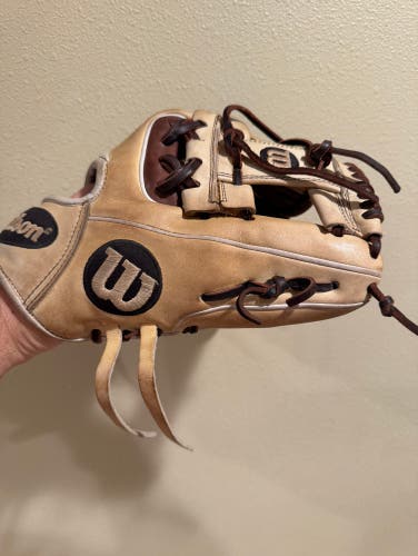 Wilson A2000 11.5" Baseball Glove