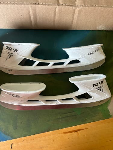 Tuuk Bauer hockey skate holder