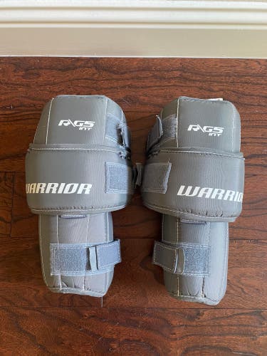 Used Warrior Intermediate RG5 Goalie Knee Pads
