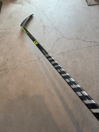 NHL New Senior Warrior Left Hand P28M 75 Flex Pro Stock Alpha LX Pro Hockey Stick