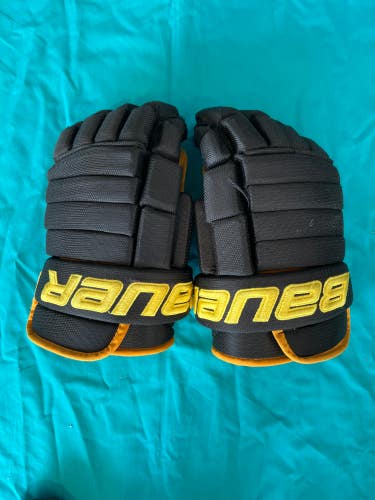 Black Used Senior Bauer Vapor Pro Team Gloves 14"