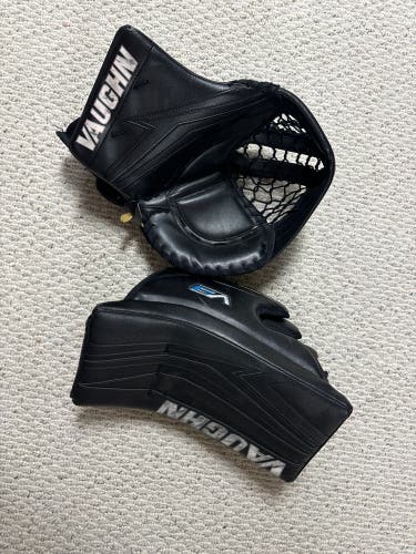V9 Velocity Pro glove and blocker set