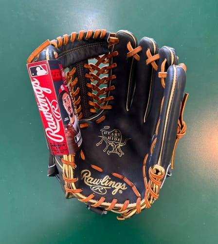 New Rawlings Right Hand Throw Infield Heart of the Hide Baseball Glove 11.75"