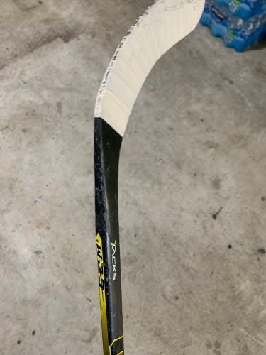 CCM tacks 3052 p29 curve 65-70 flex hockey stick