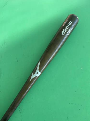 Used Mizuno MZM243 Bat Maple 33"