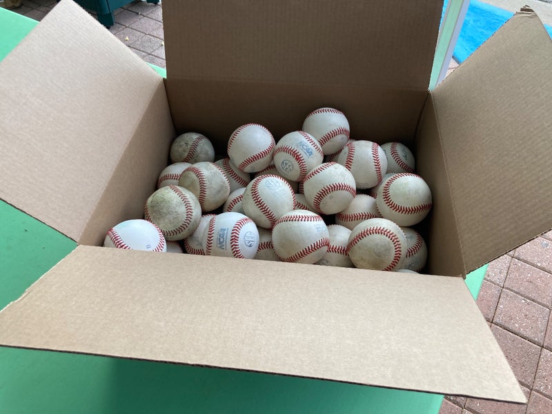 Used Rawlings NCAA 36 Pack Bucket and Balls