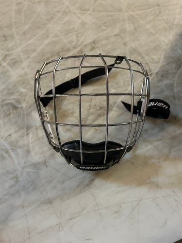 New Medium Bauer Re-Akt Cage