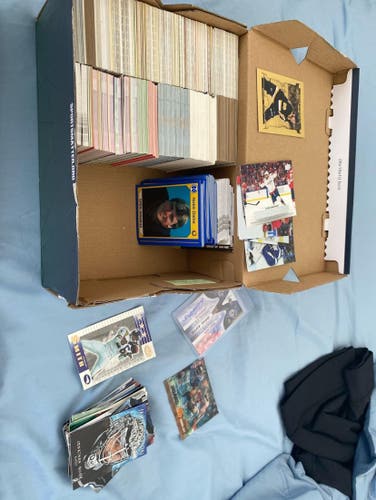 A Bunch Of Sports Cards, Autographs