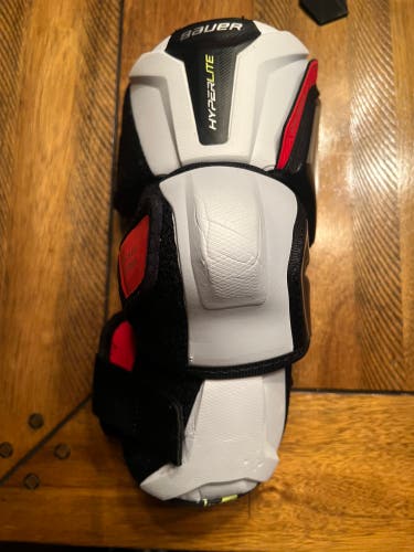 Bauer hyperlight Elbow pads