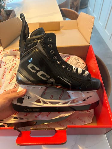 Brand New CCM Tacks XF Size 8 Pro Hockey Skates