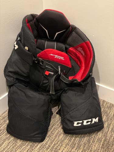 CCM JetSpeed FT4 Pro Sr. hockey pants. Colour Black, Size M