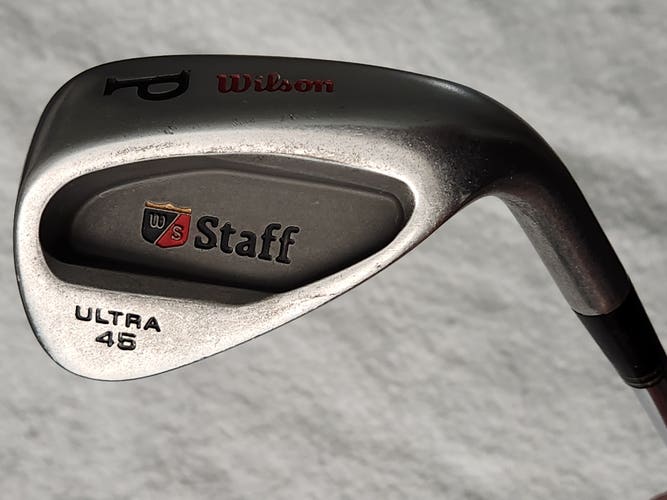 Wilson Staff Ultra 45 Pitching (P) Wedge RH; Steel Shaft