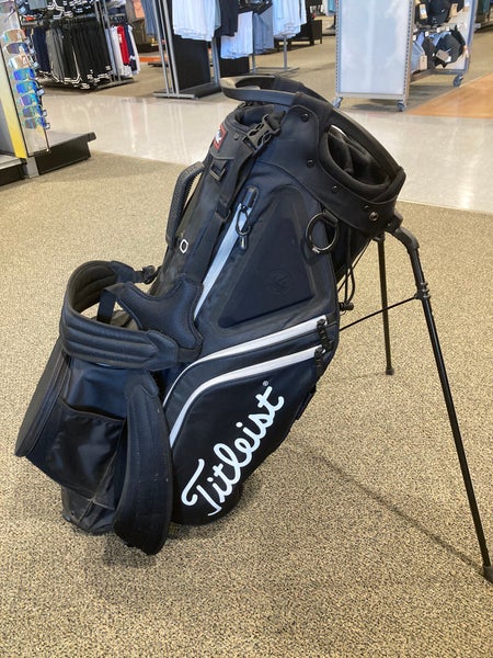 Black Used Men's Titleist Hybrid 14 Bag