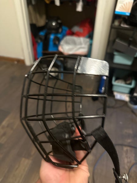 Used  CCM Full Cage Resistance Face Cage