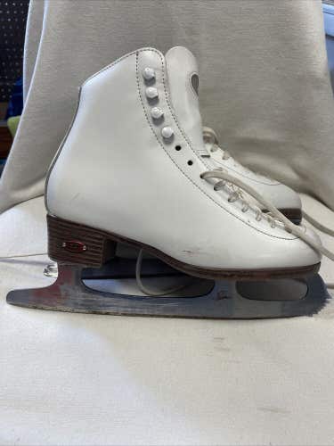 Women’s Size 5 Riedell Figure Ice Skates