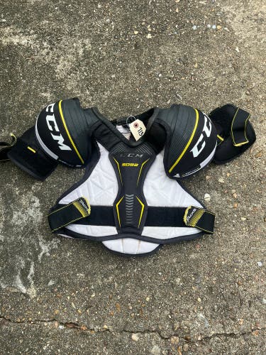 Used CCM JR Large Shoulder/Chest Pad A R5 S4 L1