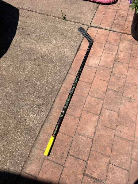Used Junior Bauer Left Hand P29 Ag5nt Hockey Stick (Agent)