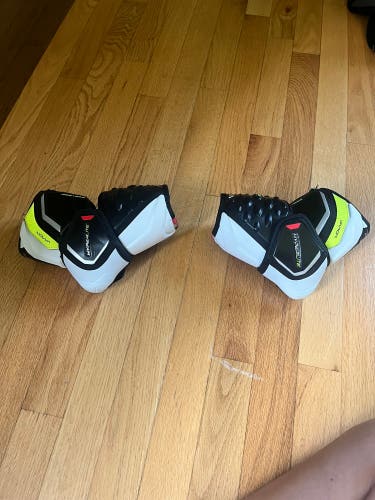 Bauer Hyperlite elbow pads Junior Medium