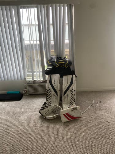 Hockey goalie full