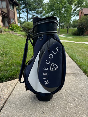 Nike Tour Staff Golf Bag