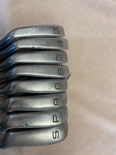 Used Men's AR45II Right Handed Iron Set 8 Pieces Steel Shaft