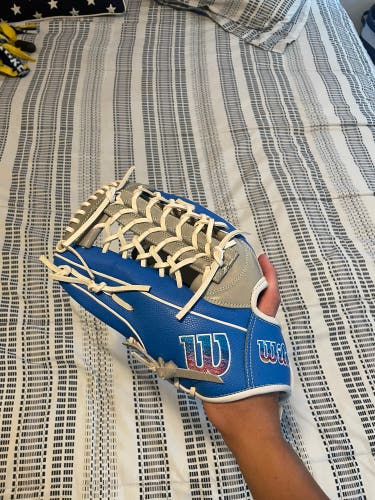 Wilson PF92 A2000 Autism Speaks Baseball Glove 12.25”