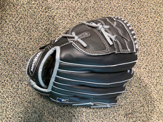 New Wilson A360 Left Hand Throw Pitcher's Baseball Glove 12"