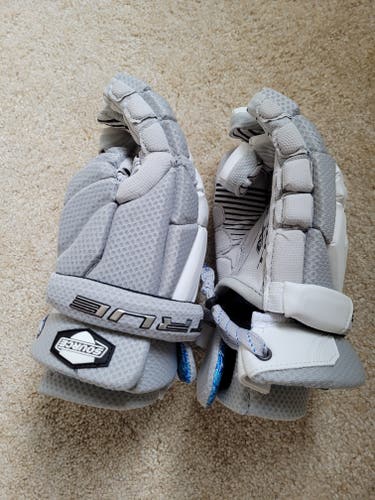 New True Source Lacrosse Gloves 12"