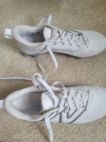 White New Size 7.5 (Women's 8.5) Adult Men's New Balance Low Top Molded Cleats