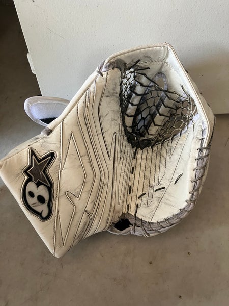 Brian’s iconik goalie glove