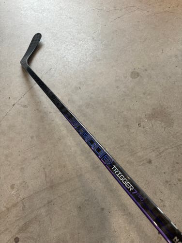 NHL New Senior CCM Right Handed P29 100 Flex Pro Stock RibCor Trigger 7 Pro Hockey Stick